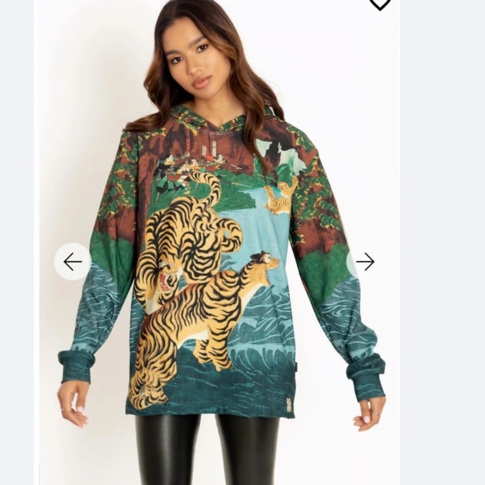 EUC  Blackmilk TIGER HUNT HOODIE  XL